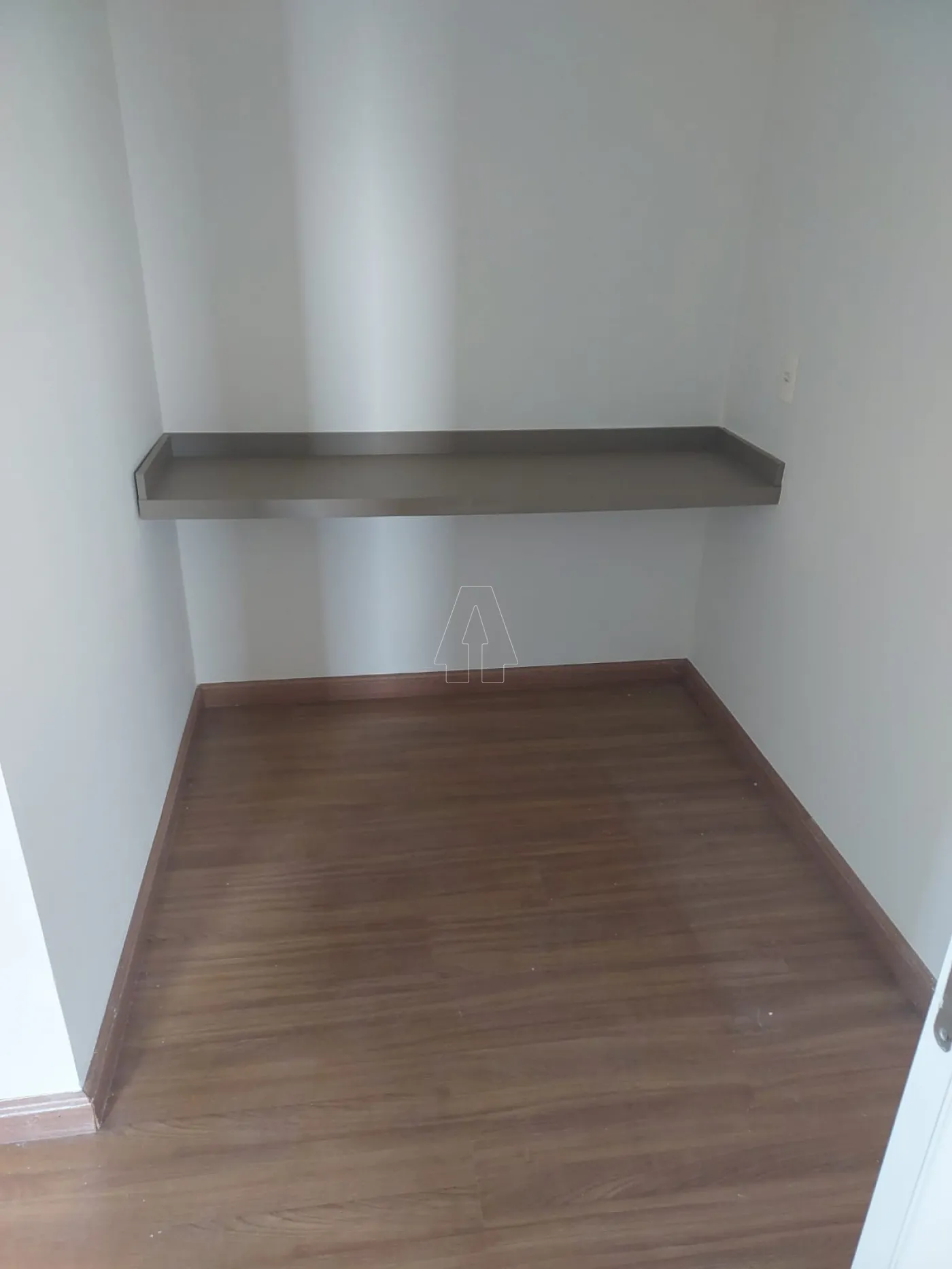 Alugar Apartamento / Padr&atilde;o em Ara&ccedil;atuba R$ 2.000,00 - Foto 7