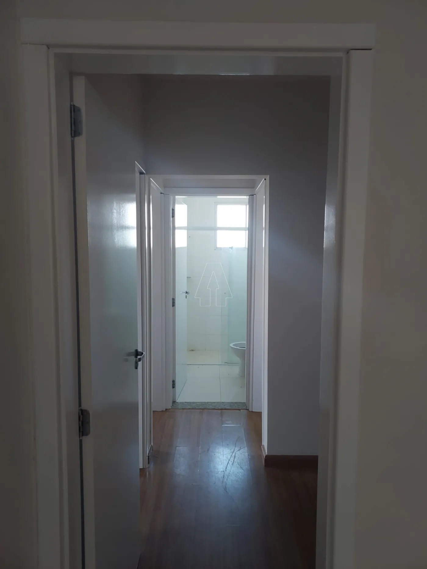 Alugar Apartamento / Padr&atilde;o em Ara&ccedil;atuba R$ 2.000,00 - Foto 10