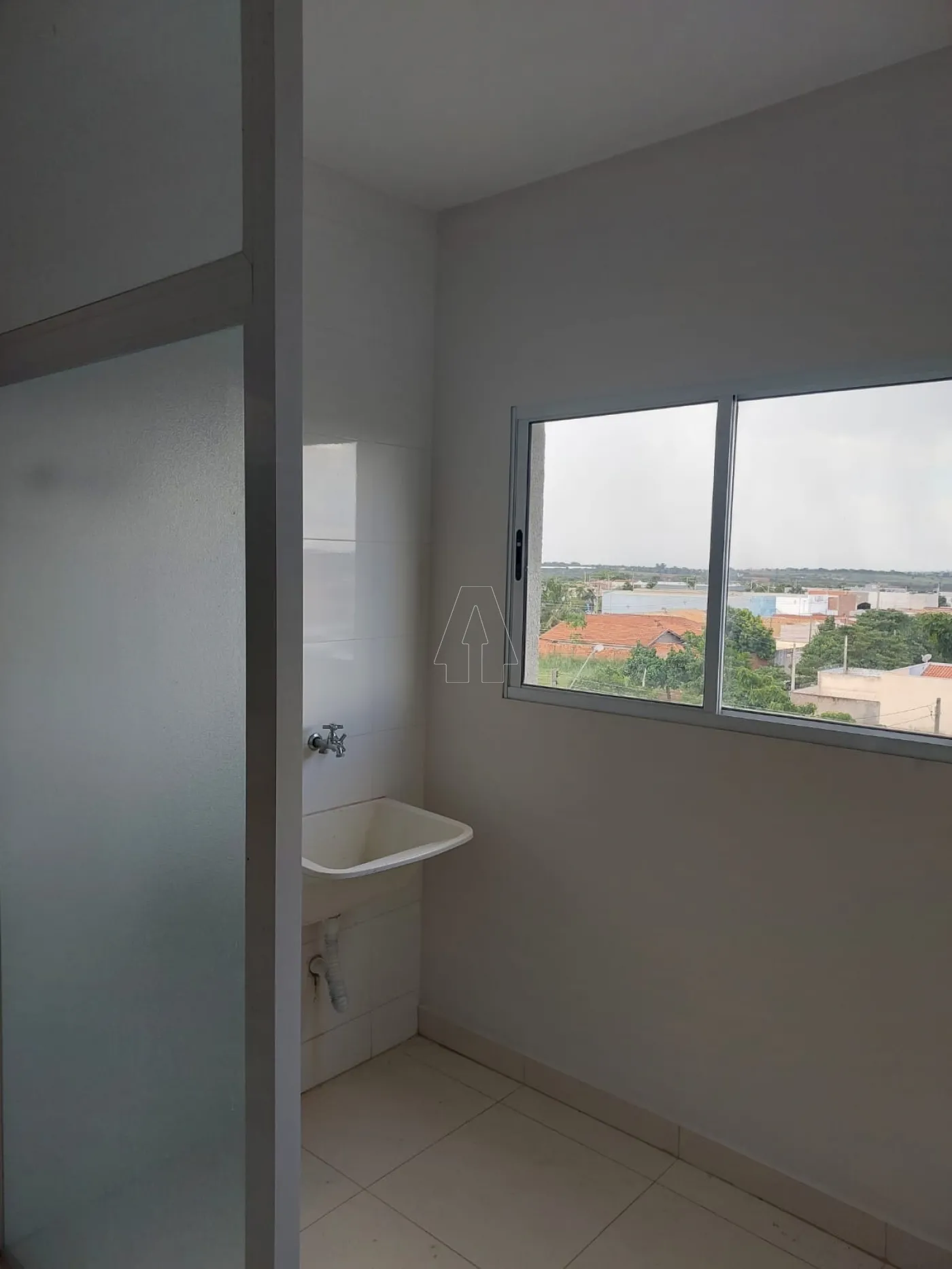Alugar Apartamento / Padr&atilde;o em Ara&ccedil;atuba R$ 2.000,00 - Foto 13