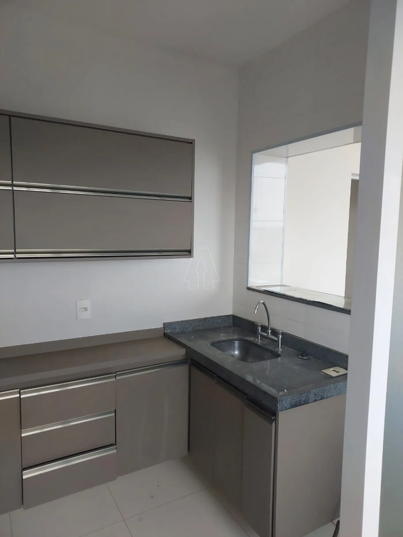 Alugar Apartamento / Padr&atilde;o em Ara&ccedil;atuba R$ 2.000,00 - Foto 14
