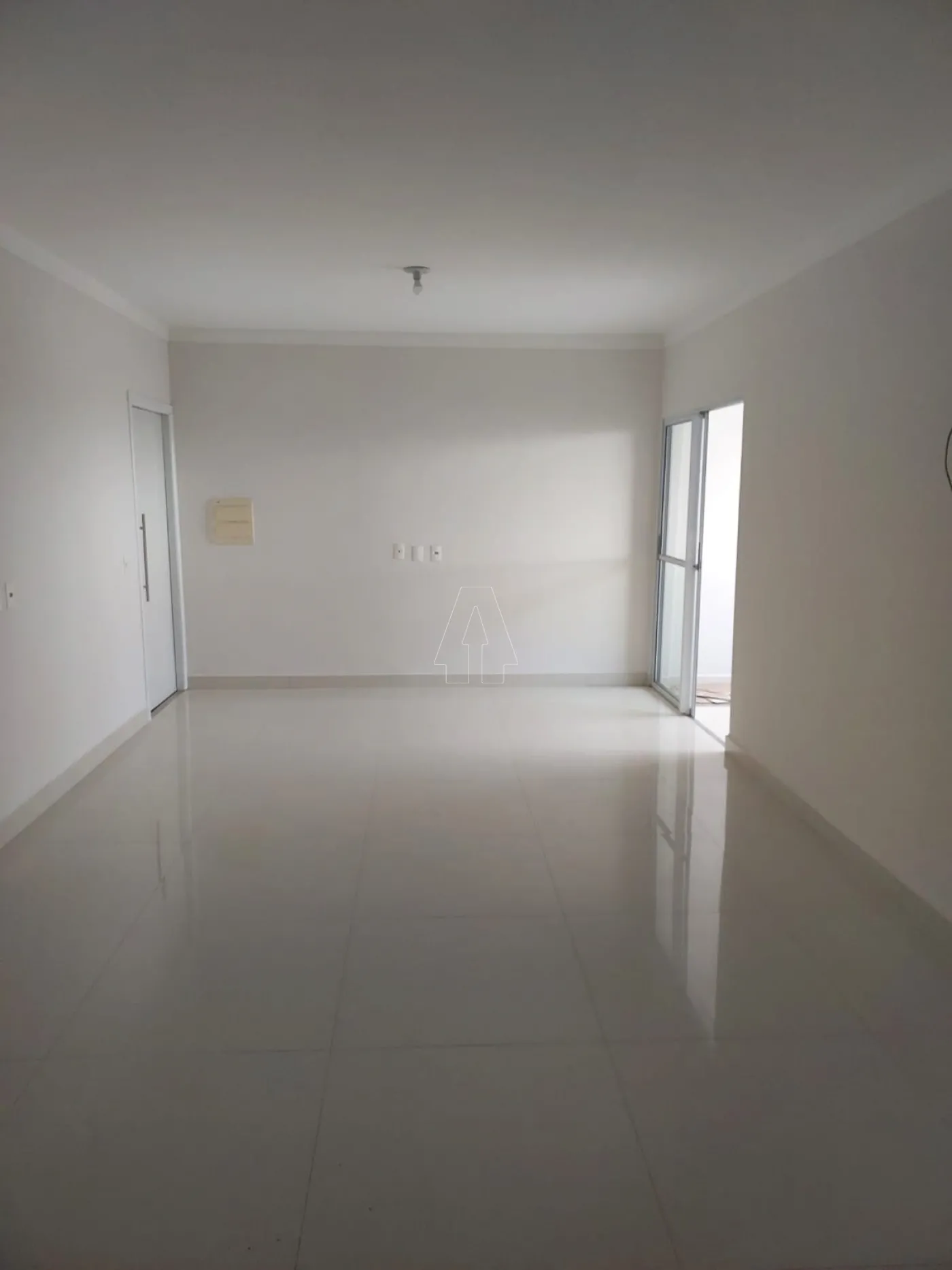 Alugar Apartamento / Padr&atilde;o em Ara&ccedil;atuba R$ 2.000,00 - Foto 20
