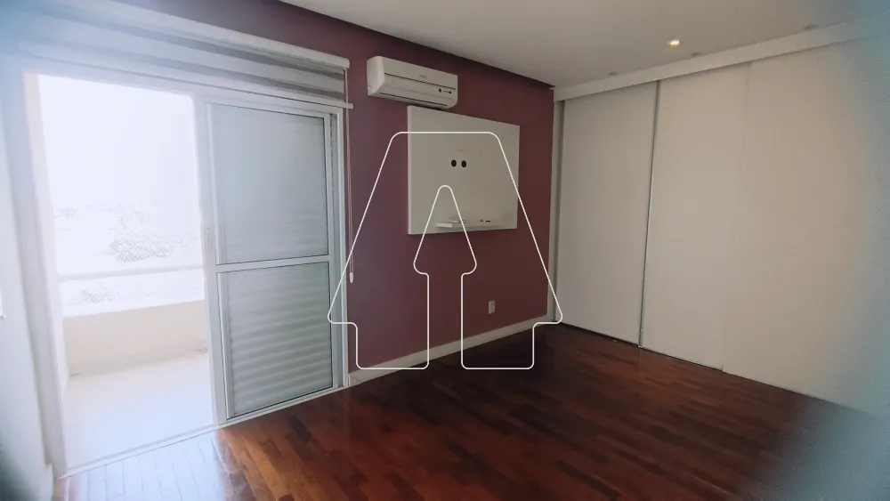Alugar Apartamento / Padr&atilde;o em Ara&ccedil;atuba R$ 1.900,00 - Foto 2