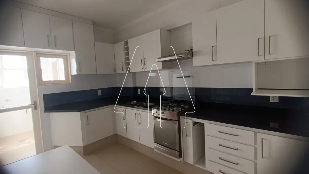 Alugar Apartamento / Padr&atilde;o em Ara&ccedil;atuba R$ 1.900,00 - Foto 3