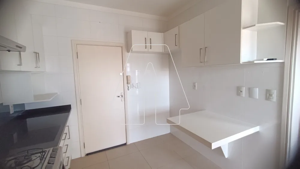 Alugar Apartamento / Padr&atilde;o em Ara&ccedil;atuba R$ 1.900,00 - Foto 4