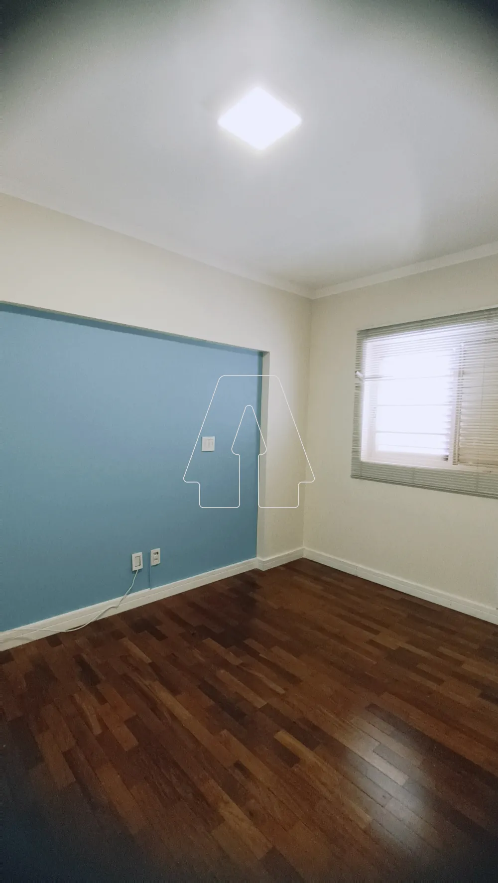 Alugar Apartamento / Padr&atilde;o em Ara&ccedil;atuba R$ 1.900,00 - Foto 12