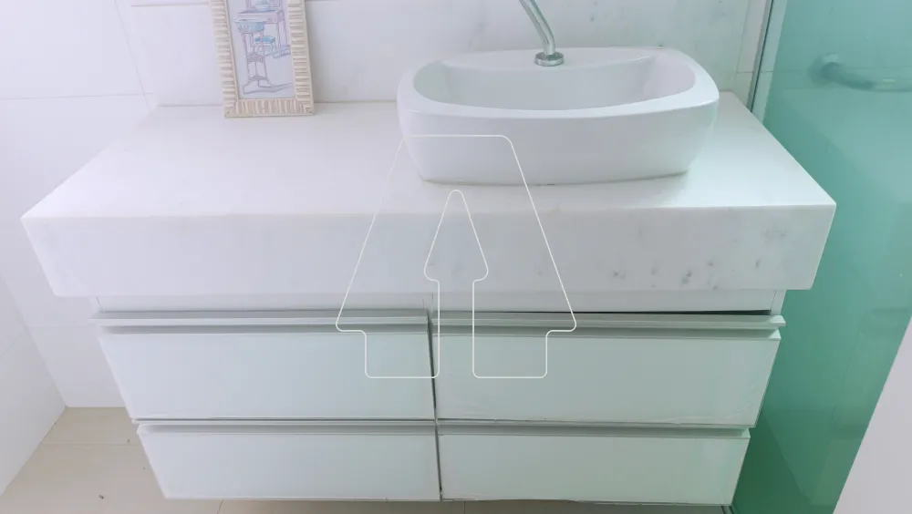 Alugar Apartamento / Padr&atilde;o em Ara&ccedil;atuba R$ 1.900,00 - Foto 13