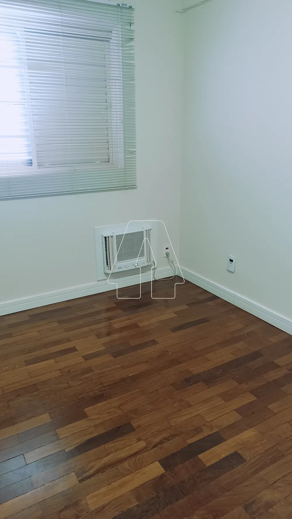 Alugar Apartamento / Padr&atilde;o em Ara&ccedil;atuba R$ 1.900,00 - Foto 24