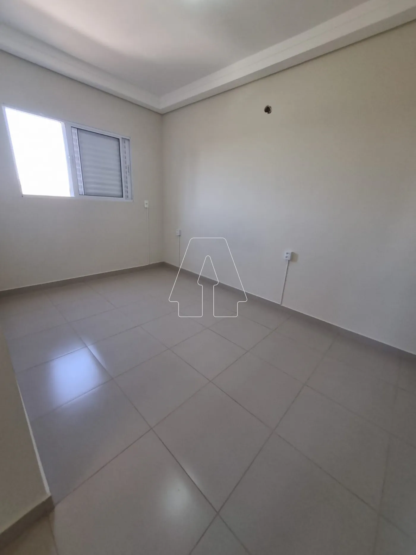 Alugar Apartamento / Padr&atilde;o em Ara&ccedil;atuba R$ 1.360,00 - Foto 7