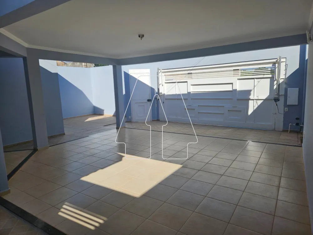 Alugar Casa / Residencial em Ara&ccedil;atuba R$ 2.700,00 - Foto 2
