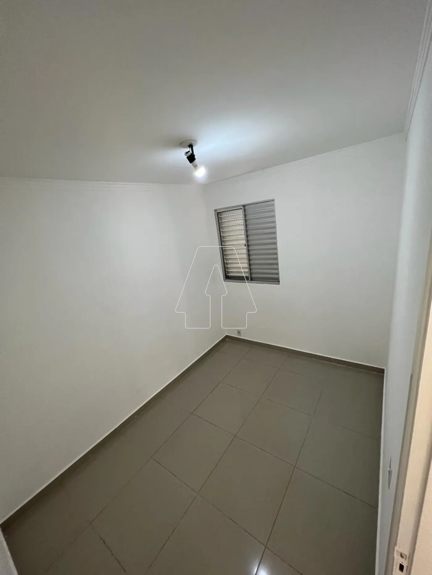 Comprar Apartamento / Padr&atilde;o em Ara&ccedil;atuba R$ 220.000,00 - Foto 7