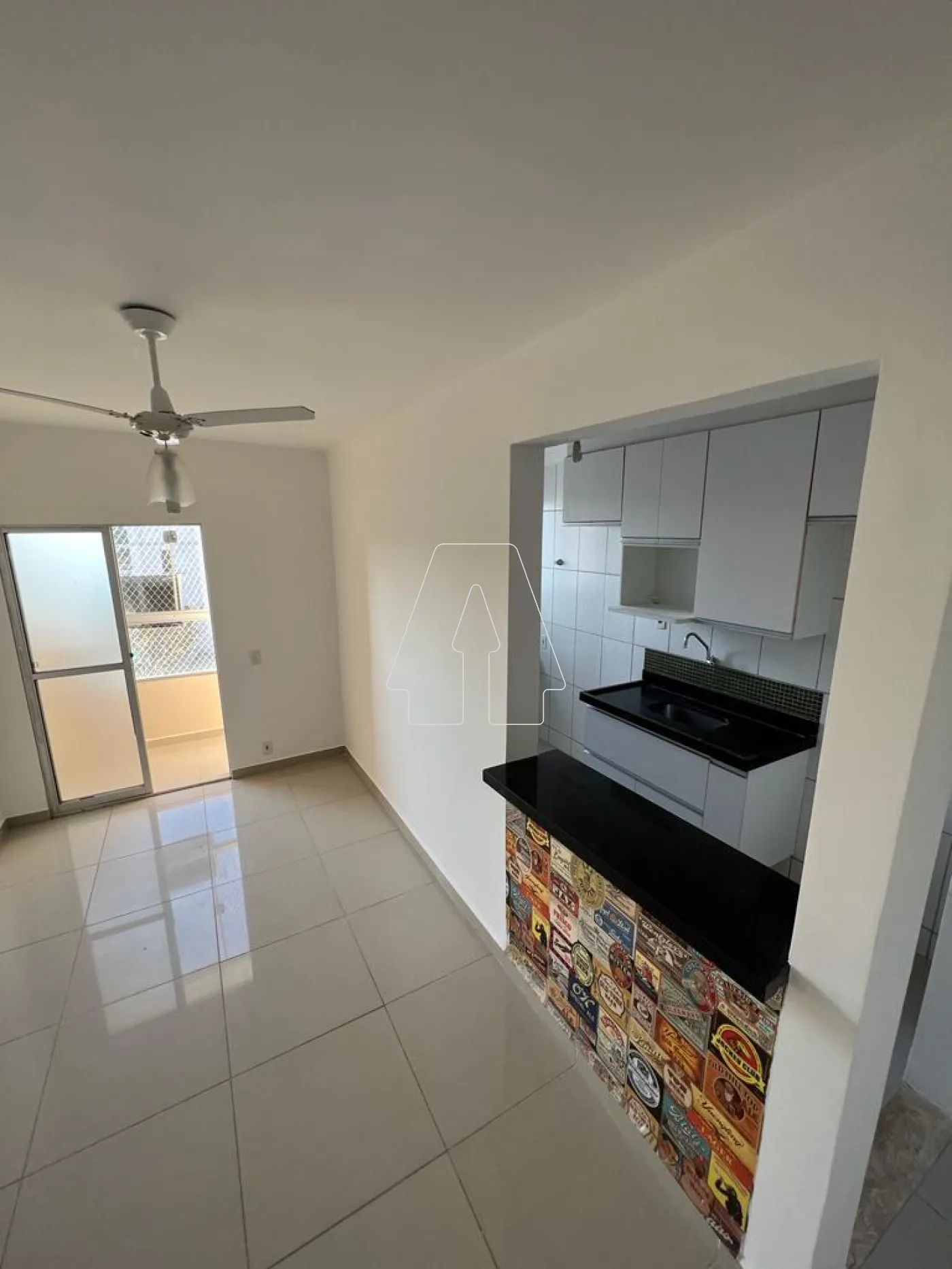 Comprar Apartamento / Padr&atilde;o em Ara&ccedil;atuba R$ 220.000,00 - Foto 1