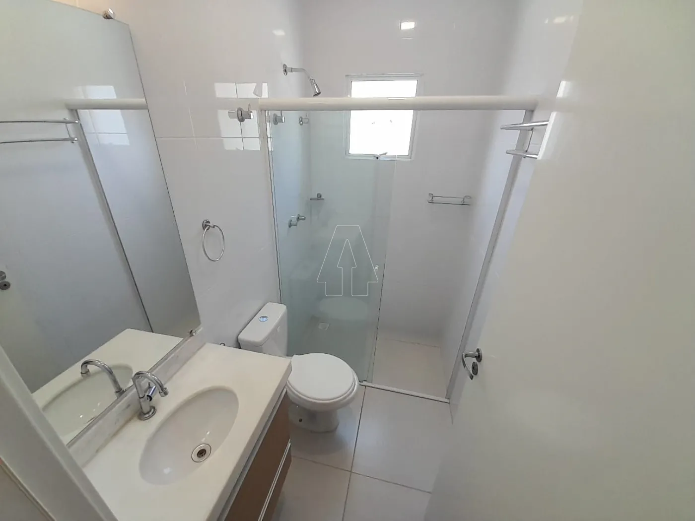 Alugar Apartamento / Padr&atilde;o em Ara&ccedil;atuba R$ 2.600,00 - Foto 6