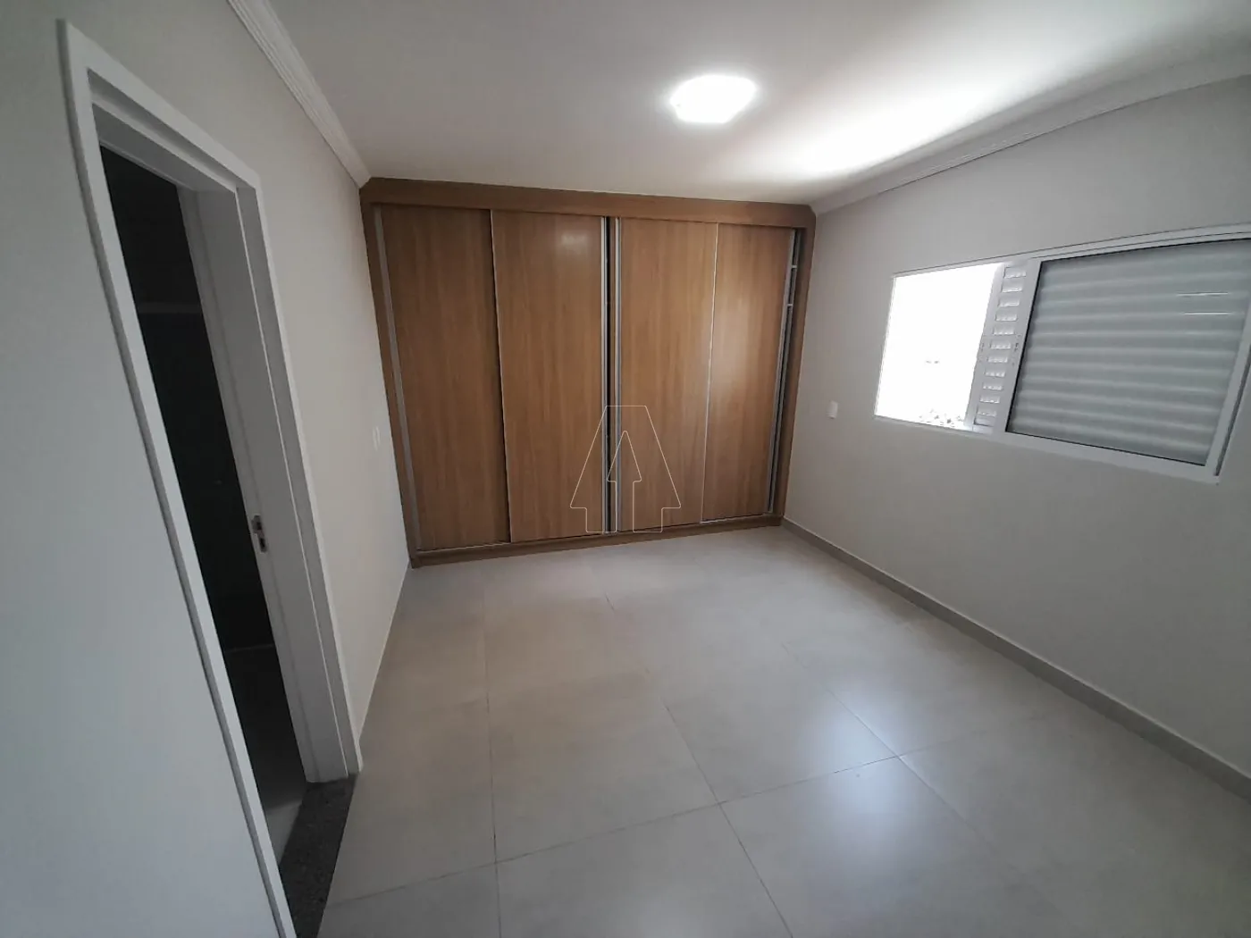 Alugar Apartamento / Padr&atilde;o em Ara&ccedil;atuba R$ 2.600,00 - Foto 7