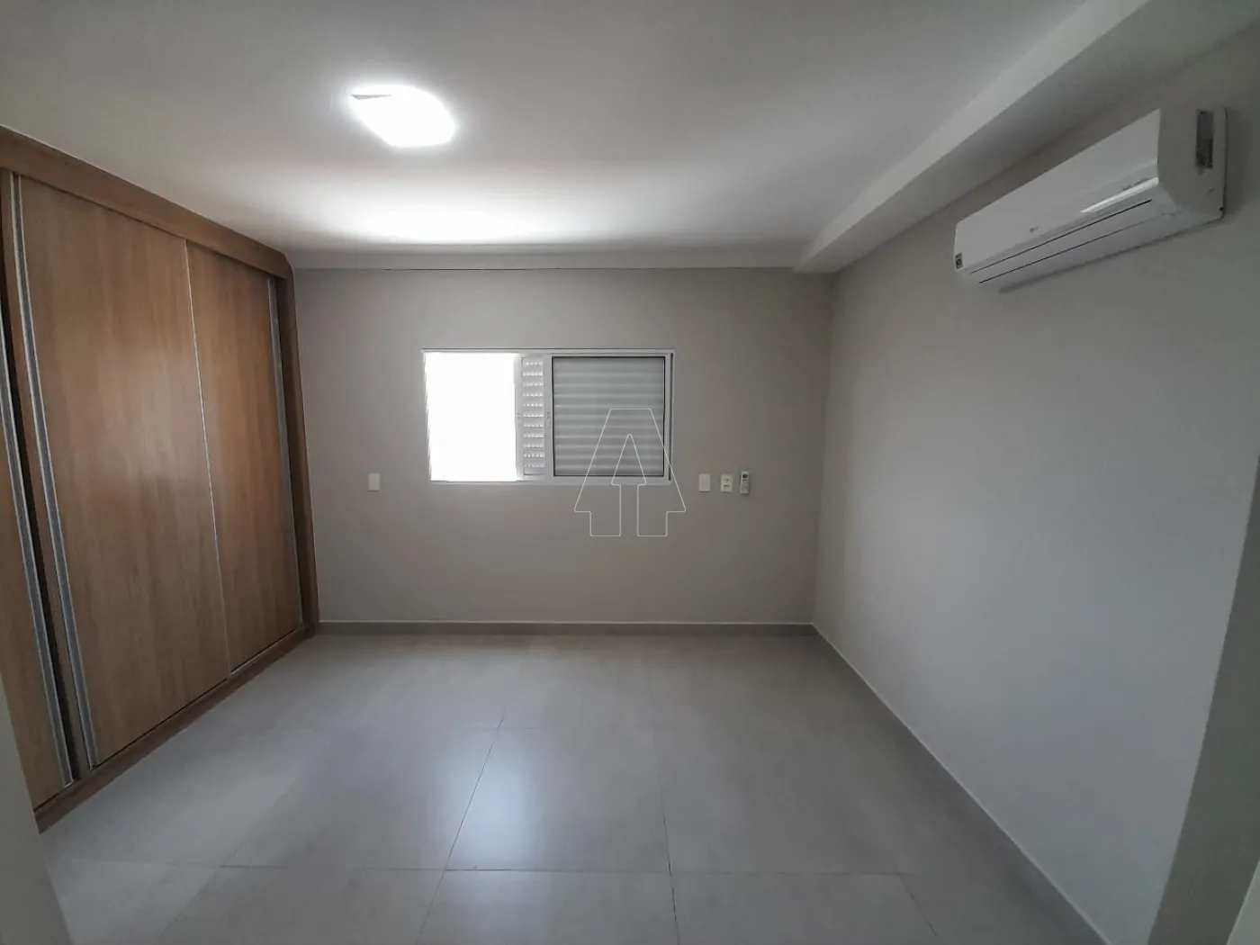 Alugar Apartamento / Padr&atilde;o em Ara&ccedil;atuba R$ 2.600,00 - Foto 8