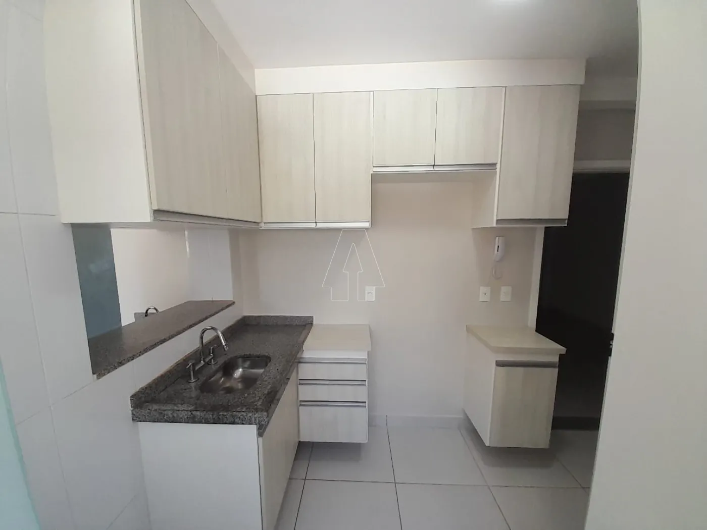 Alugar Apartamento / Padr&atilde;o em Ara&ccedil;atuba R$ 2.600,00 - Foto 12
