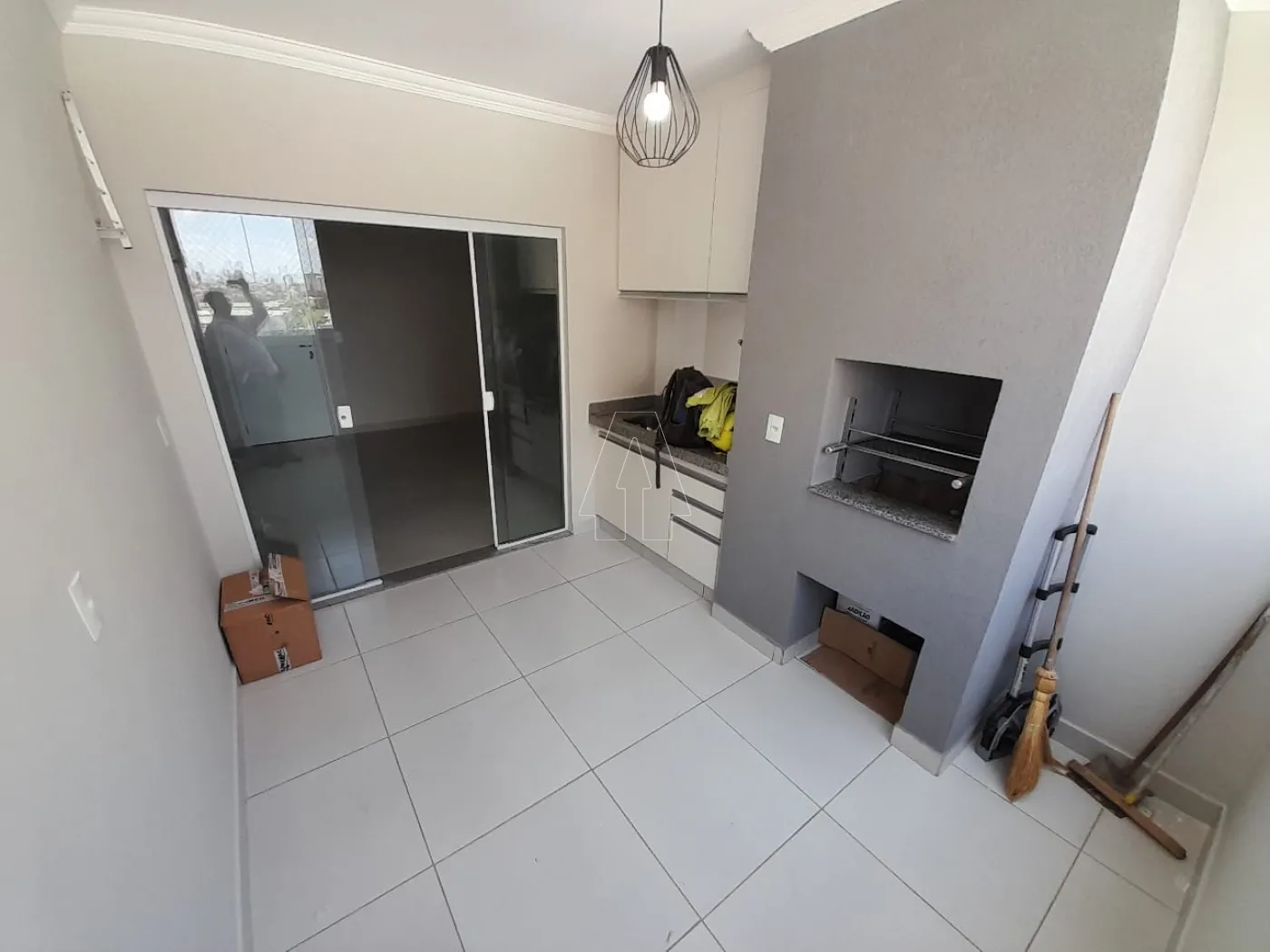 Alugar Apartamento / Padr&atilde;o em Ara&ccedil;atuba R$ 2.600,00 - Foto 14