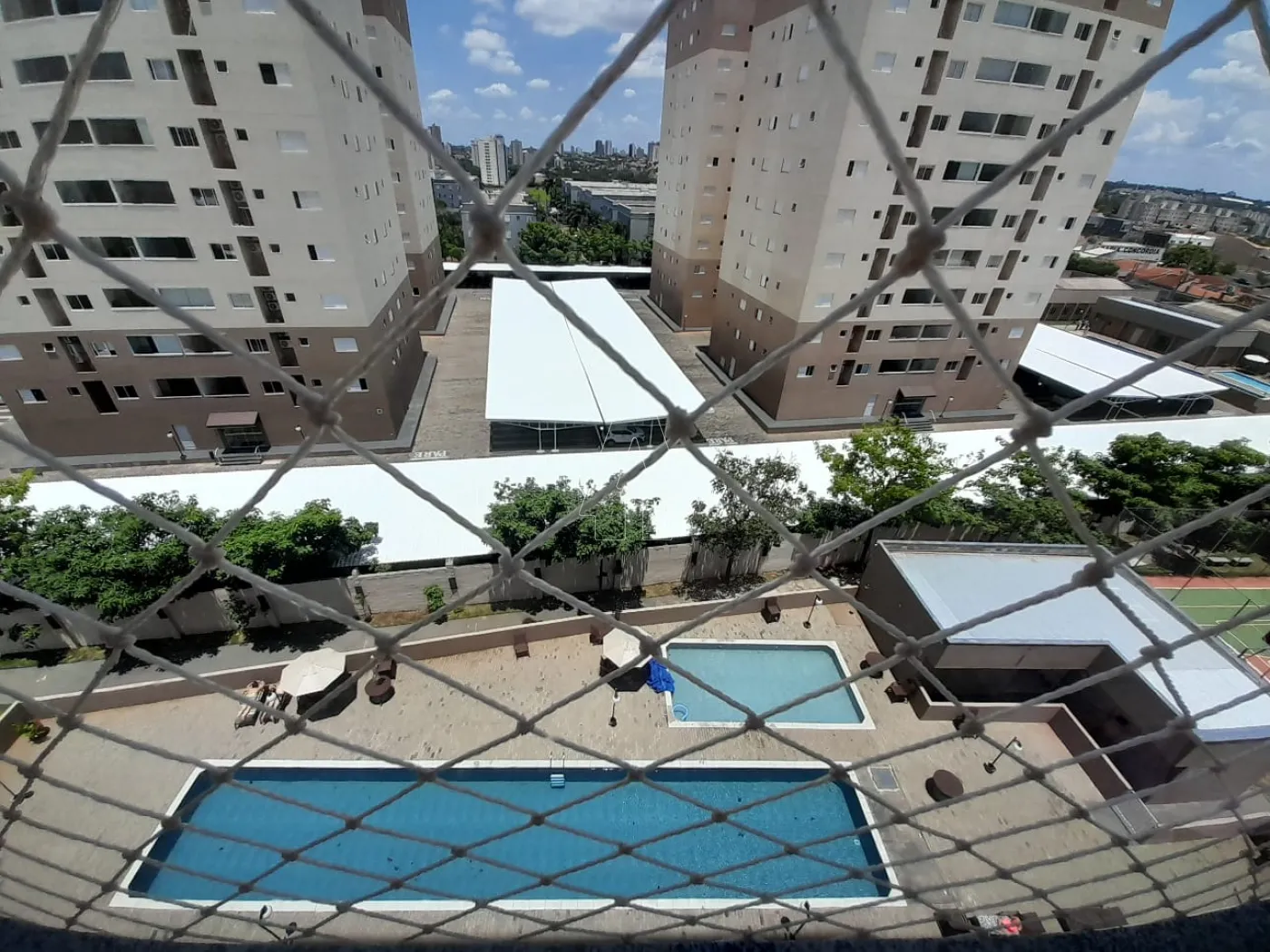Alugar Apartamento / Padr&atilde;o em Ara&ccedil;atuba R$ 2.600,00 - Foto 16