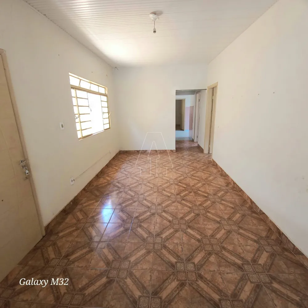 Comprar Casa / Residencial em Ara&ccedil;atuba R$ 380.000,00 - Foto 2