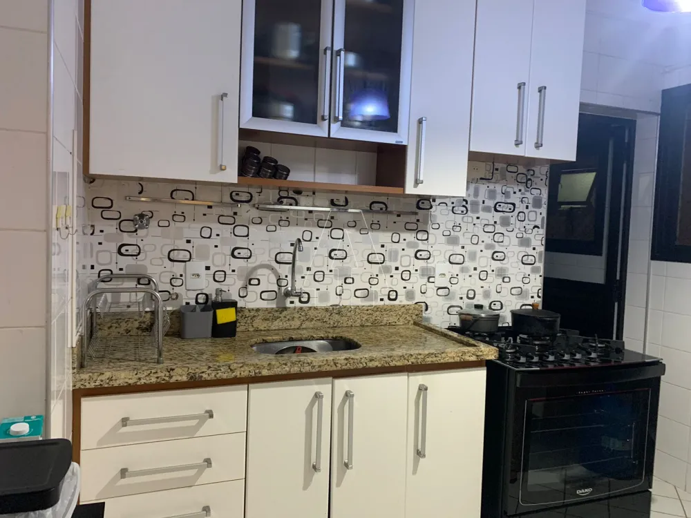 Comprar Apartamento / Padr&atilde;o em Ara&ccedil;atuba R$ 450.000,00 - Foto 1