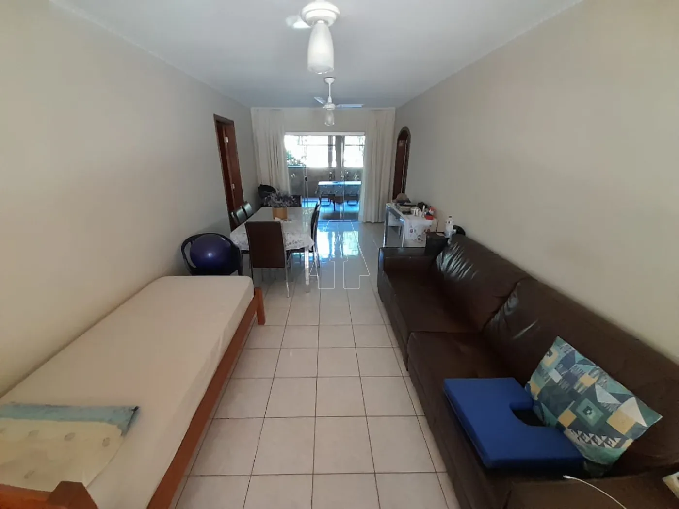 Alugar Casa / Sobrado em Ara&ccedil;atuba R$ 3.700,00 - Foto 3