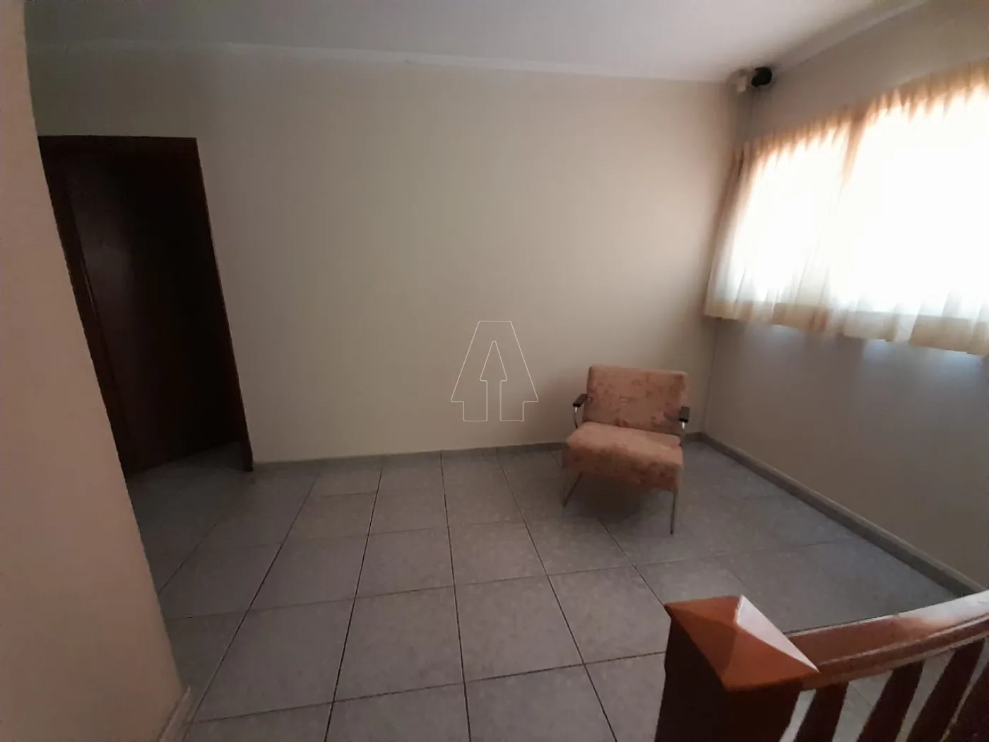 Alugar Casa / Sobrado em Ara&ccedil;atuba R$ 3.700,00 - Foto 6