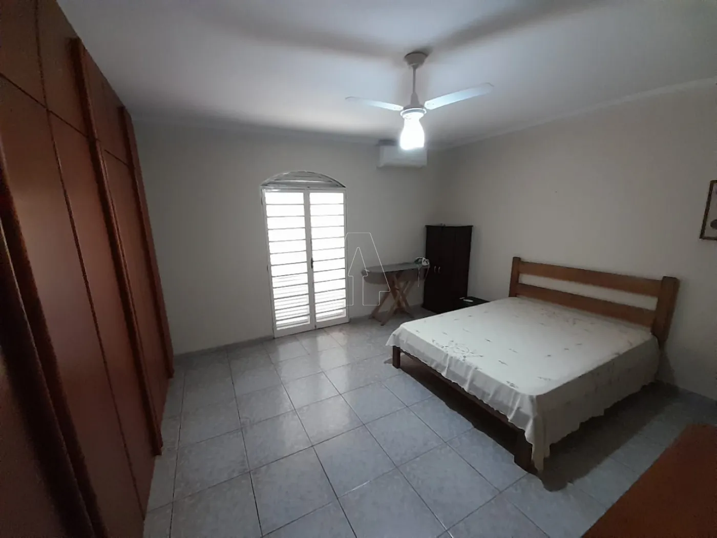 Alugar Casa / Sobrado em Ara&ccedil;atuba R$ 3.700,00 - Foto 11