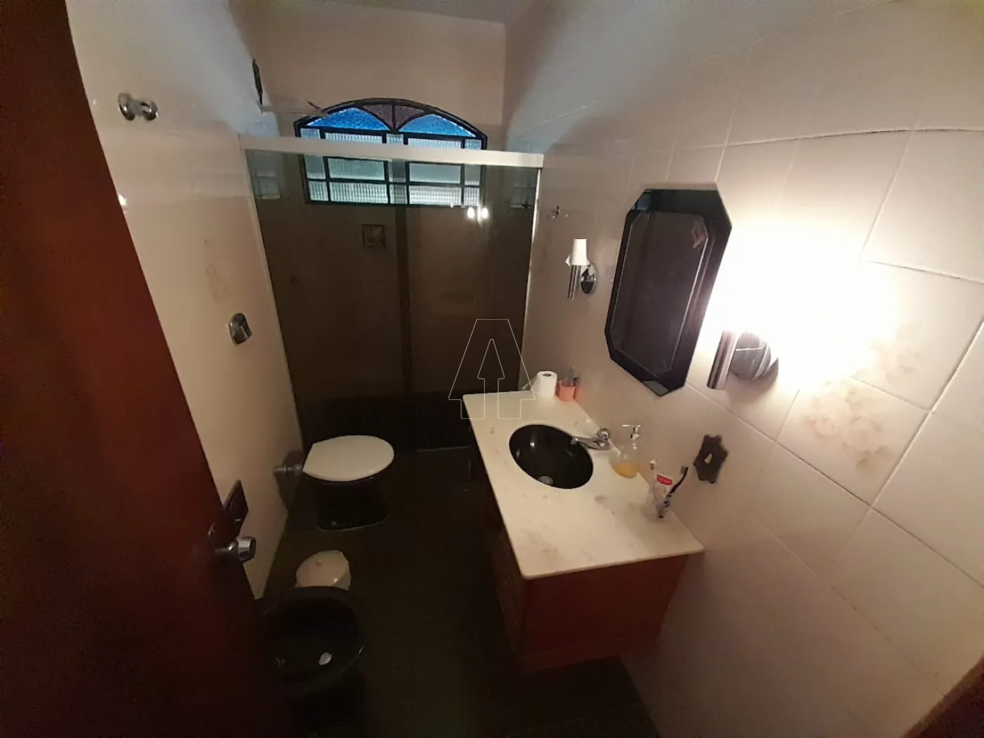 Alugar Casa / Sobrado em Ara&ccedil;atuba R$ 3.700,00 - Foto 12