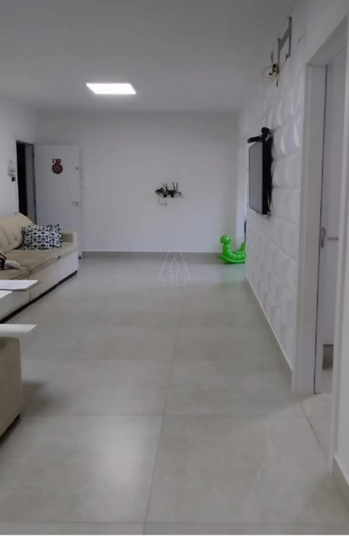 Comprar Apartamento / Padr&atilde;o em Ara&ccedil;atuba R$ 450.000,00 - Foto 1