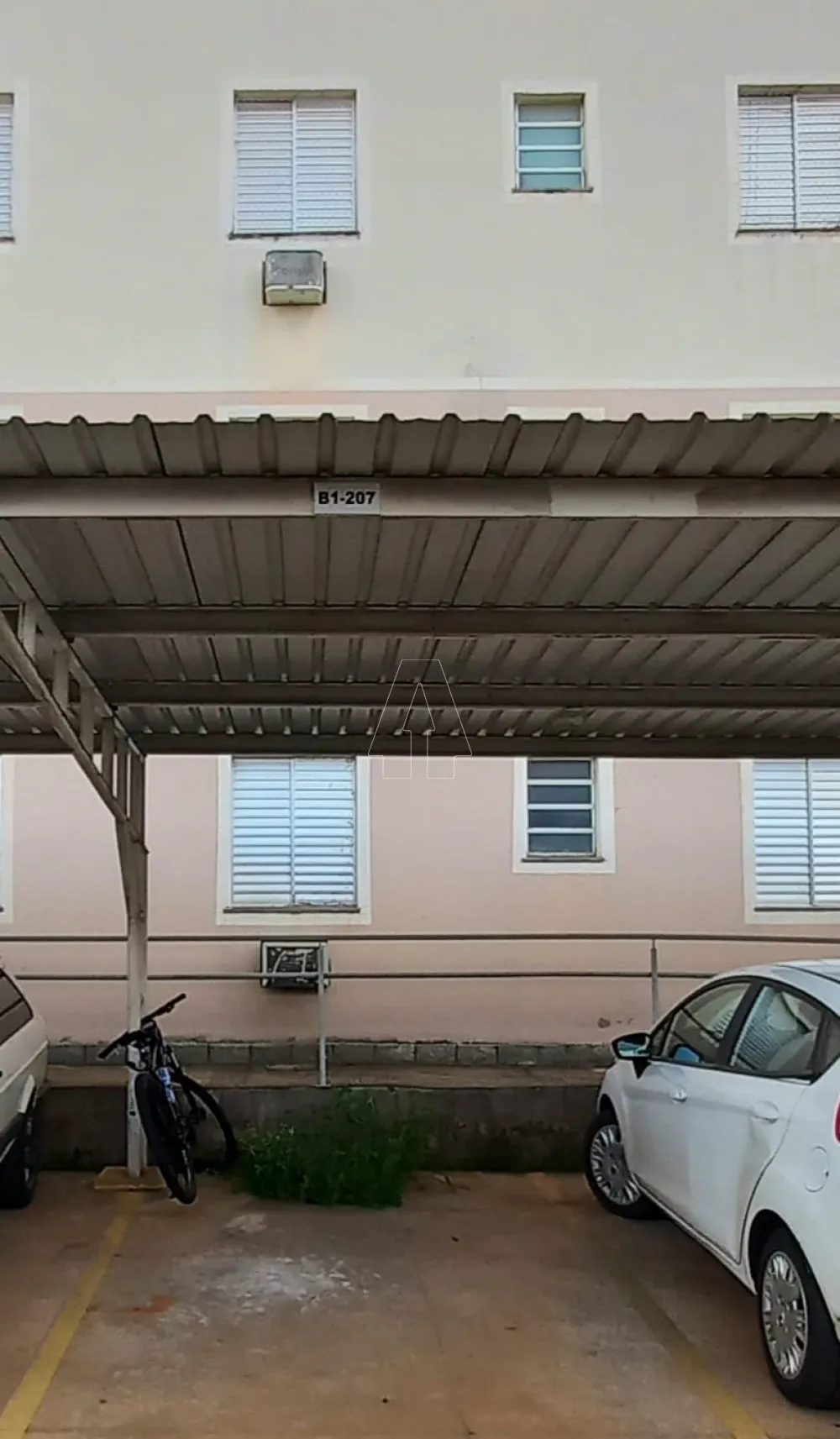 Comprar Apartamento / Padr&atilde;o em Ara&ccedil;atuba R$ 130.000,00 - Foto 16