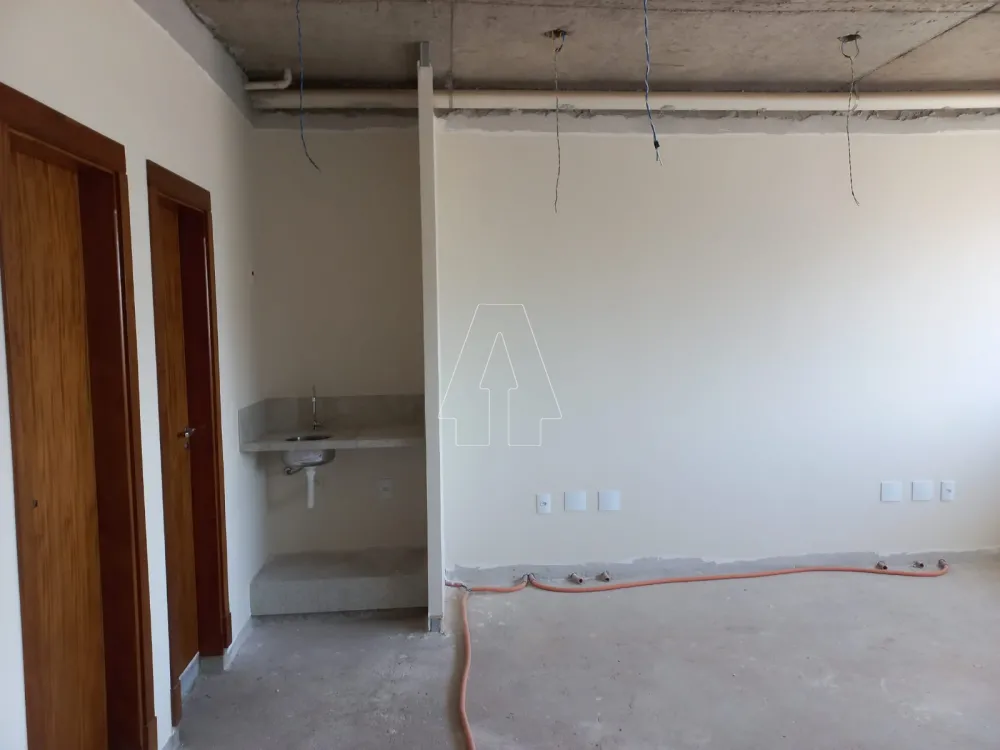 Alugar Comercial / Sala em Condom&iacute;nio em Ara&ccedil;atuba R$ 2.100,00 - Foto 2