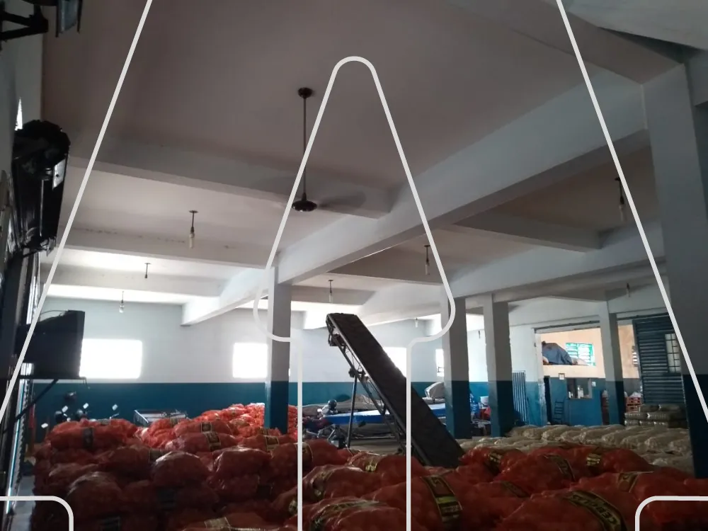 Alugar Comercial / Galp&atilde;o em Ara&ccedil;atuba R$ 15.000,00 - Foto 2
