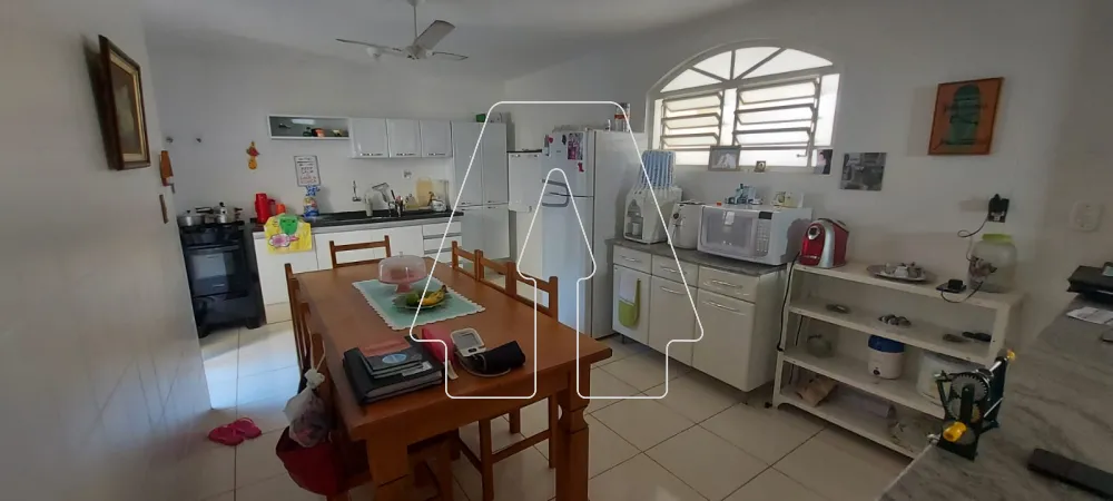 Comprar Casa / Residencial em Ara&ccedil;atuba R$ 380.000,00 - Foto 3