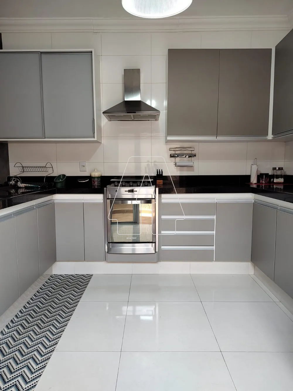 Comprar Casa / Residencial em Ara&ccedil;atuba R$ 450.000,00 - Foto 3