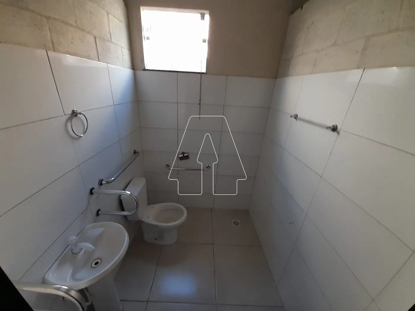 Alugar Comercial / Barrac&atilde;o em Ara&ccedil;atuba R$ 1.800,00 - Foto 3