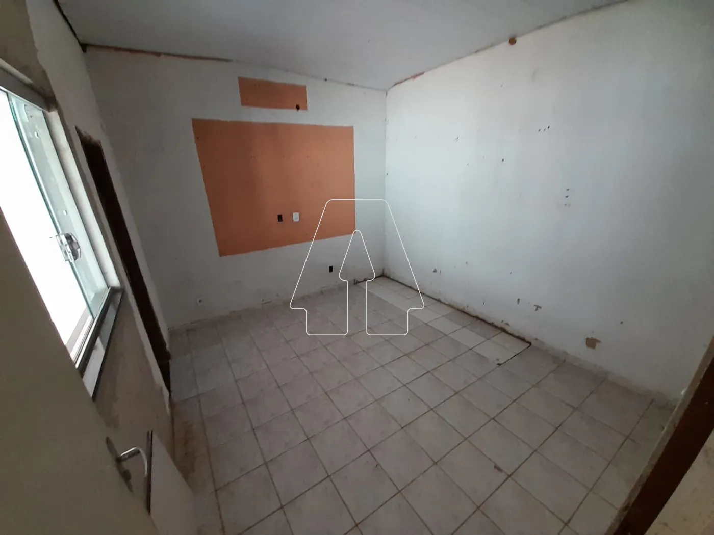 Alugar Comercial / Barrac&atilde;o em Ara&ccedil;atuba R$ 1.800,00 - Foto 4