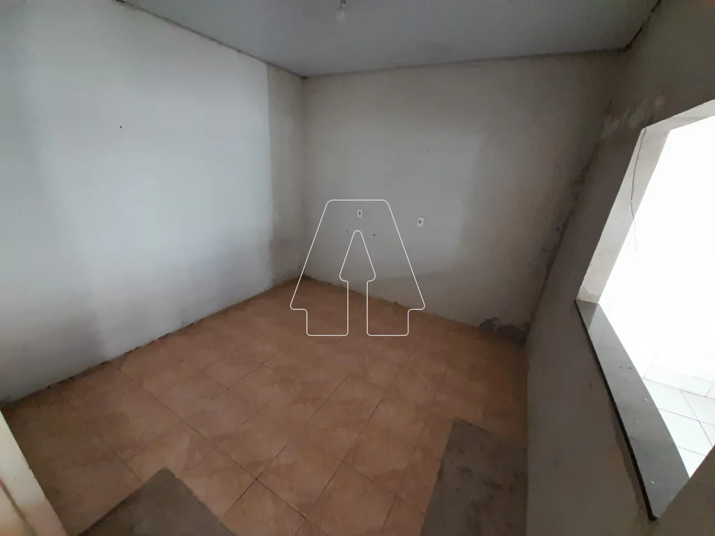 Alugar Comercial / Barrac&atilde;o em Ara&ccedil;atuba R$ 1.800,00 - Foto 6