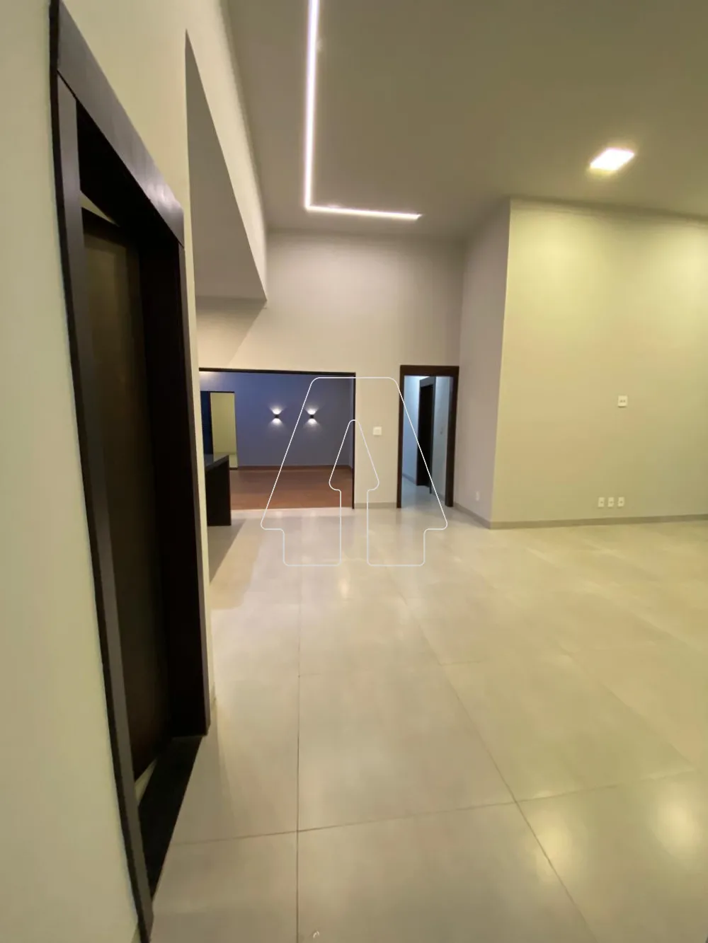 Comprar Casa / Condom&iacute;nio em Ara&ccedil;atuba R$ 700.000,00 - Foto 3