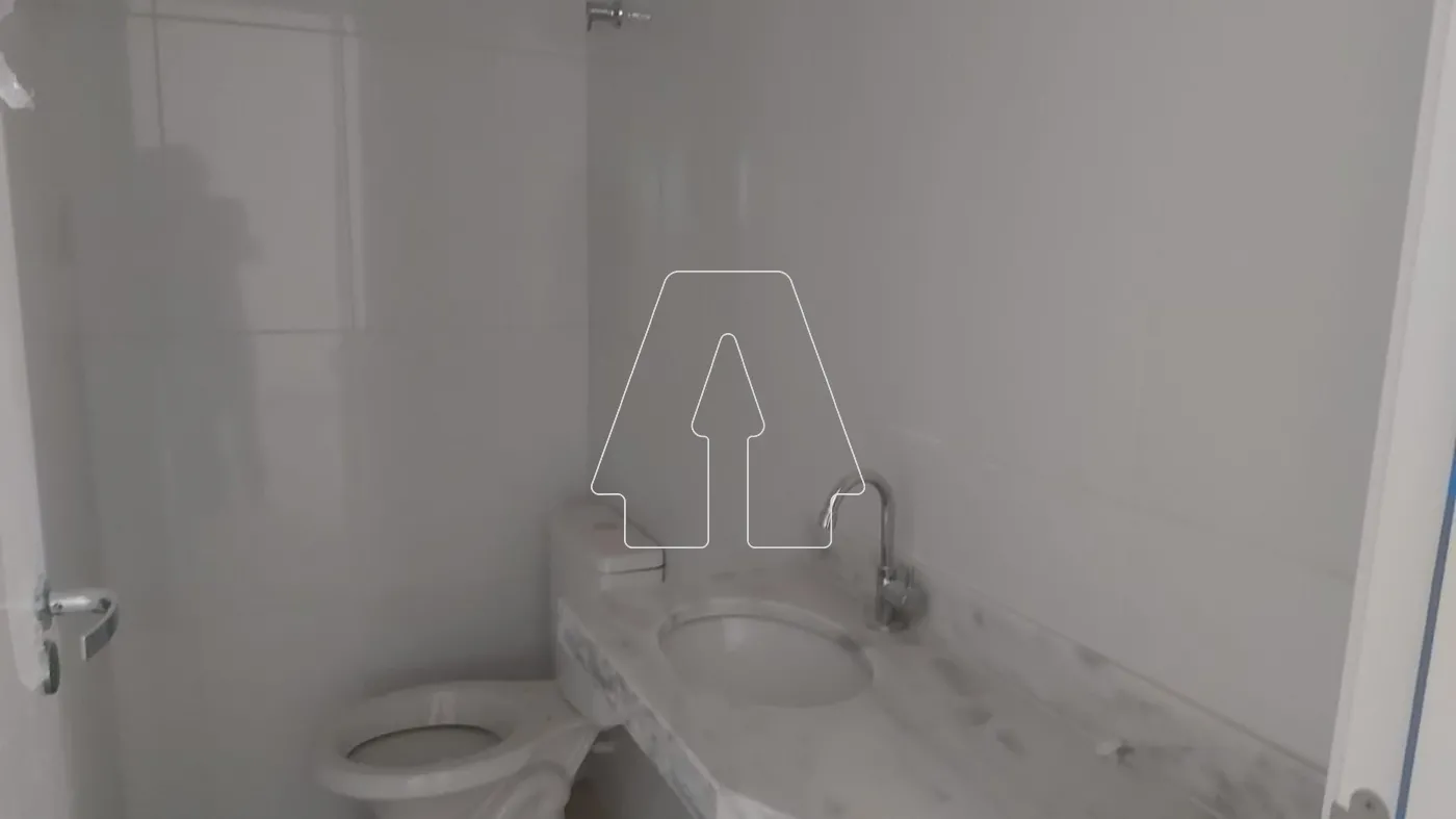 Comprar Apartamento / Padr&atilde;o em Ara&ccedil;atuba R$ 370.000,00 - Foto 4