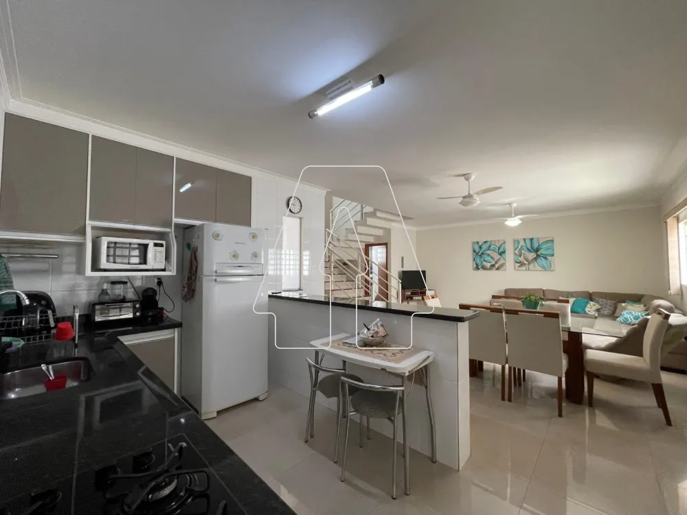 Comprar Casa / Residencial em Ara&ccedil;atuba R$ 450.000,00 - Foto 3