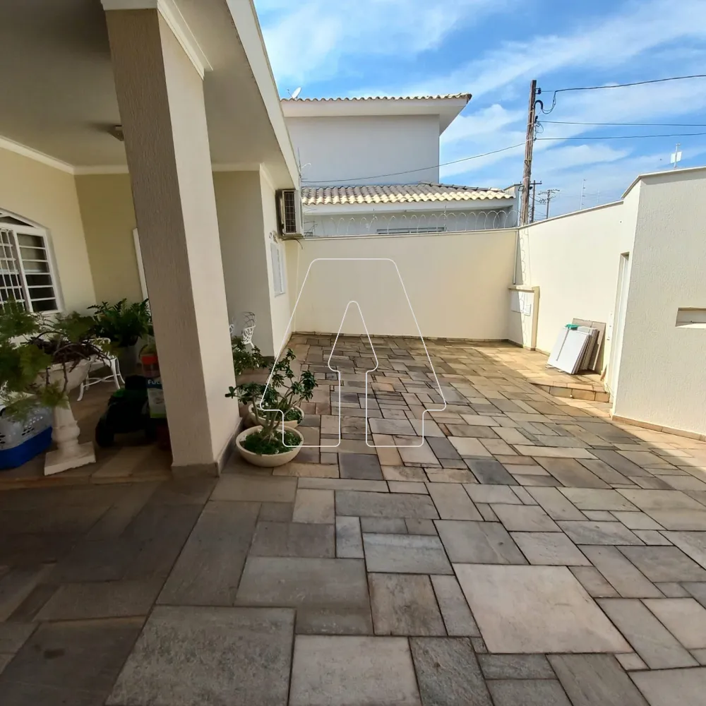 Comprar Casa / Residencial em Ara&ccedil;atuba R$ 900.000,00 - Foto 2