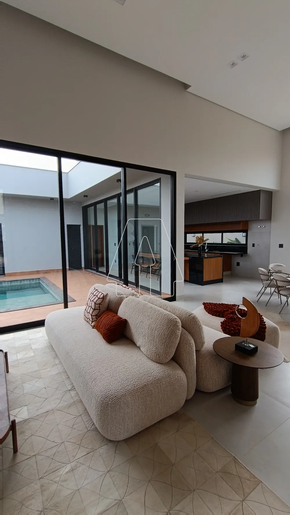 Comprar Casa / Condom&iacute;nio em Ara&ccedil;atuba R$ 1.750.000,00 - Foto 7