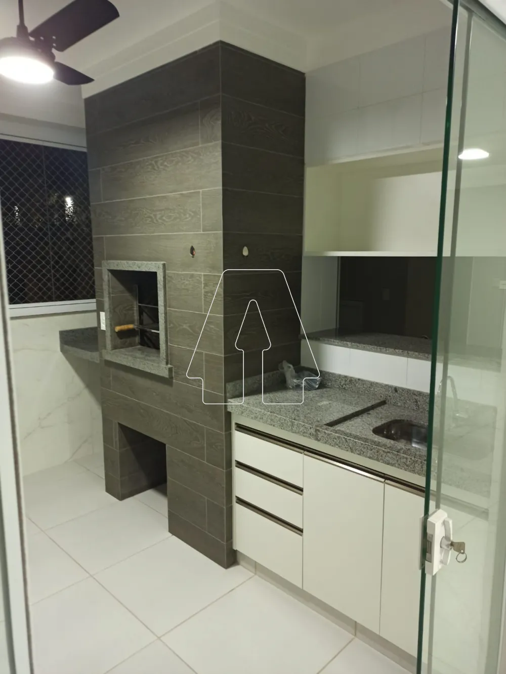 Alugar Apartamento / Padr&atilde;o em Ara&ccedil;atuba R$ 3.300,00 - Foto 5