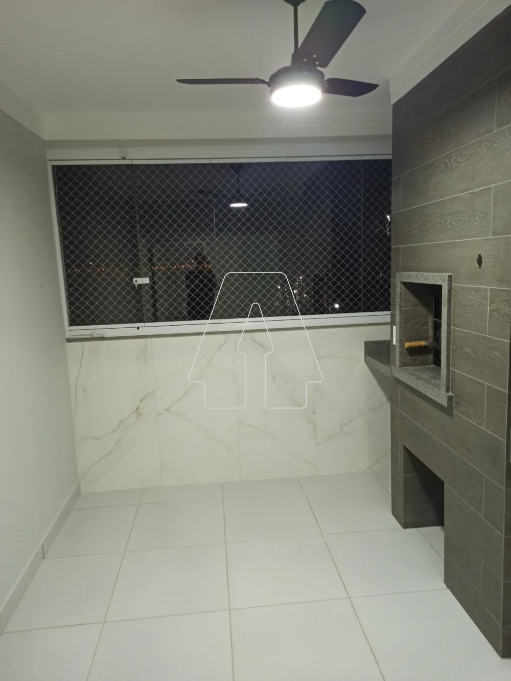 Alugar Apartamento / Padr&atilde;o em Ara&ccedil;atuba R$ 3.300,00 - Foto 4