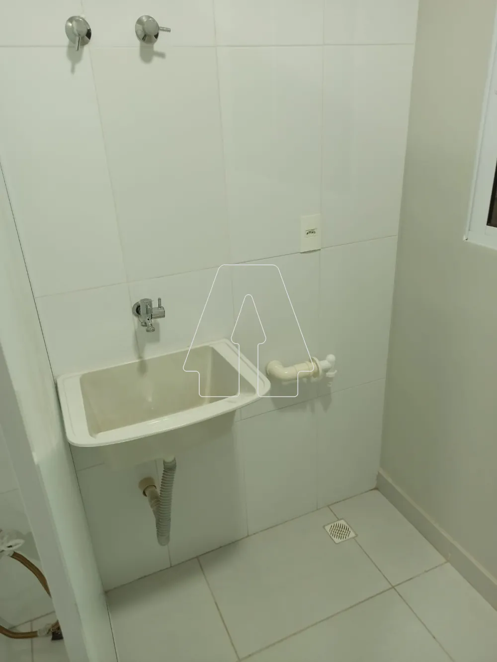 Alugar Apartamento / Padr&atilde;o em Ara&ccedil;atuba R$ 3.300,00 - Foto 17