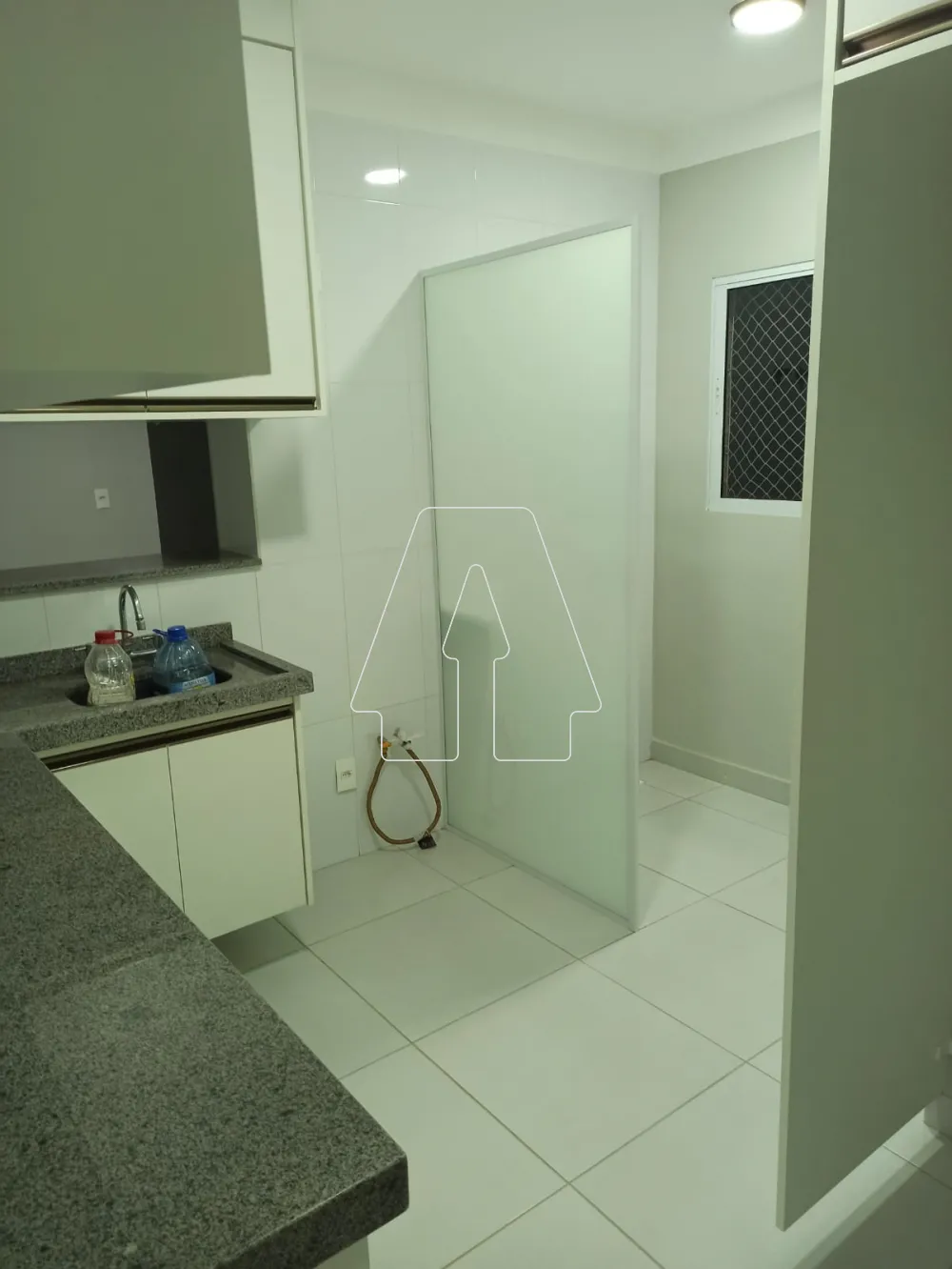 Alugar Apartamento / Padr&atilde;o em Ara&ccedil;atuba R$ 3.300,00 - Foto 15