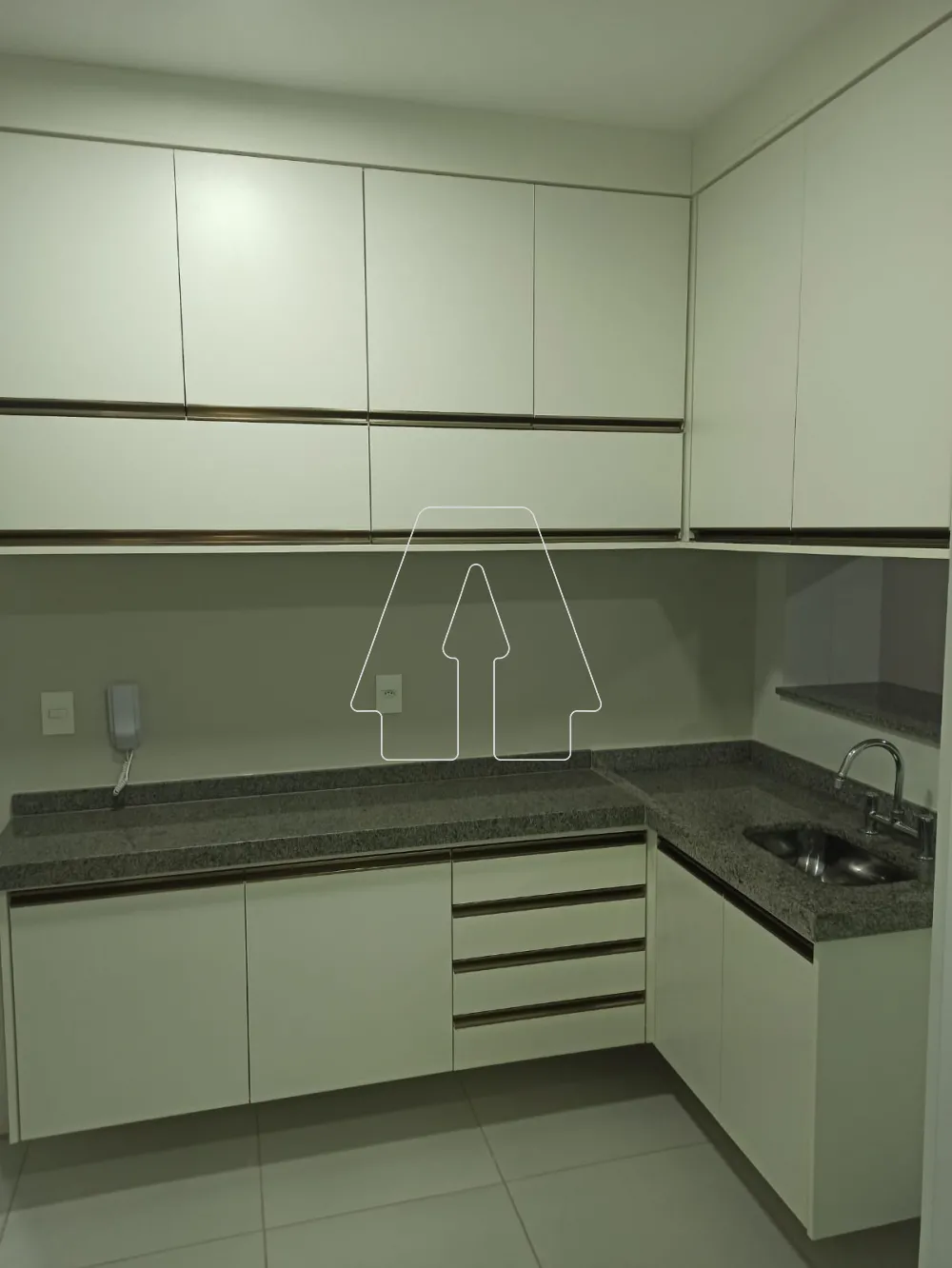 Alugar Apartamento / Padr&atilde;o em Ara&ccedil;atuba R$ 3.300,00 - Foto 16