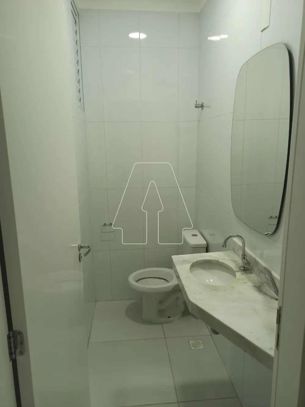 Alugar Apartamento / Padr&atilde;o em Ara&ccedil;atuba R$ 3.300,00 - Foto 7