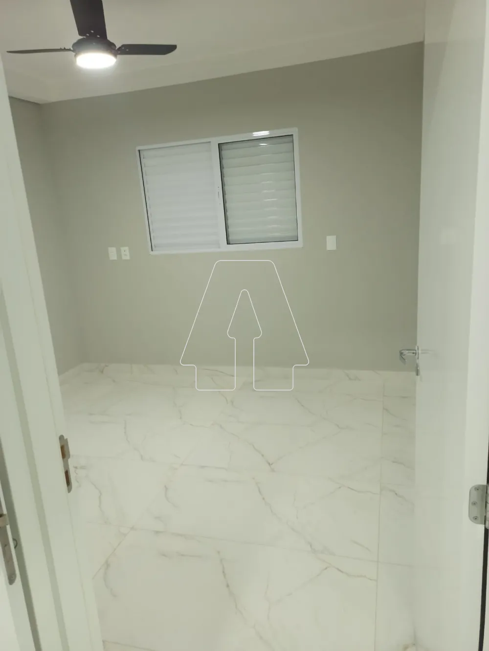 Alugar Apartamento / Padr&atilde;o em Ara&ccedil;atuba R$ 3.300,00 - Foto 9