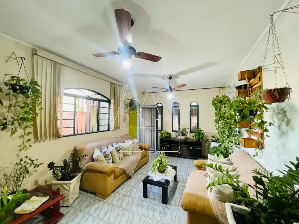 Comprar Casa / Residencial em Ara&ccedil;atuba R$ 350.000,00 - Foto 2