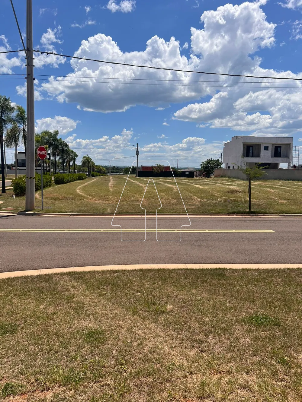 Comprar Terreno / Condom&iacute;nio em Ara&ccedil;atuba R$ 400.000,00 - Foto 2